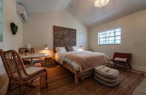 Fort Pierce Shores Hotel | Seahorse Beach Bungalows