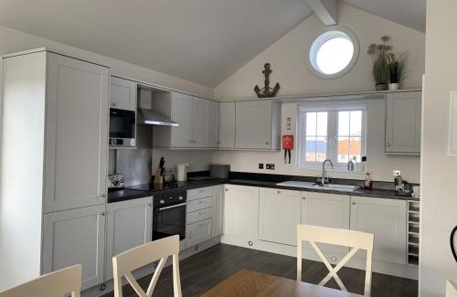 Filey House | Seahorse Lodge at The Bay Filey, sleeps up to 6, and 2 dogs stay for free!