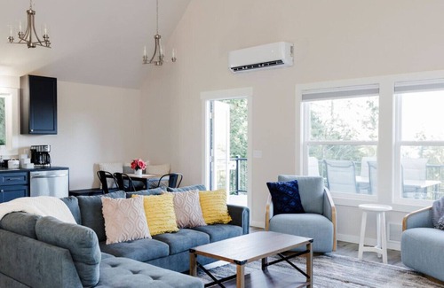 Brinnon House | Seal Rock Beach Upper House