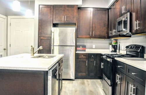 Sealy Apartment | Sealy Spacious 1 bed with Pool