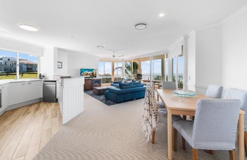 Sunrise Beach Apartment | Seamist 6 - Catch the Seamist from your penthouse