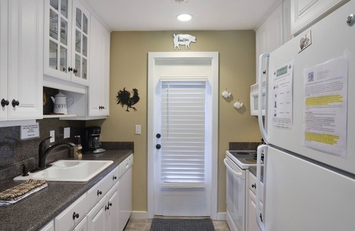 Sea Pines Villa | SeaPines, Beautifully updated, Walk to beach, Two free bikes, Pet friendly