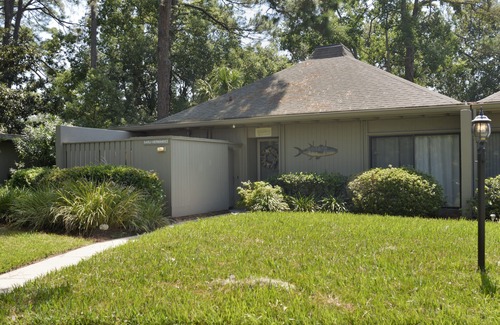 Sea Pines Villa | SeaPines, Beautifully updated, Walk to beach, Two free bikes, Pet friendly