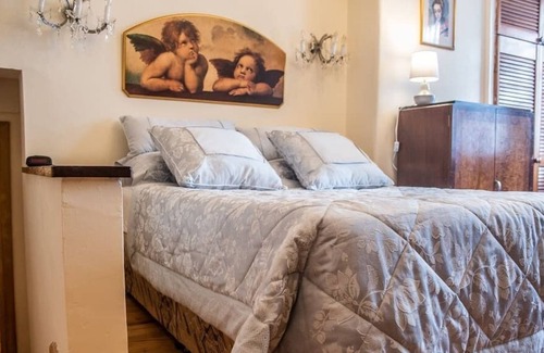 Monkstown Apartment | Seapoint Summary: Tas