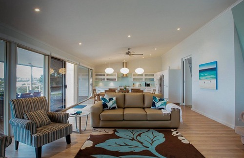 Lake Wangary House | Seasalt - Stunning Property - Absolute Waterfront - Architecturally designed for casual living
