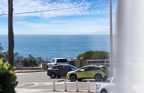 Merewether Apartment | Seascape 500m to Merewether Ocean baths