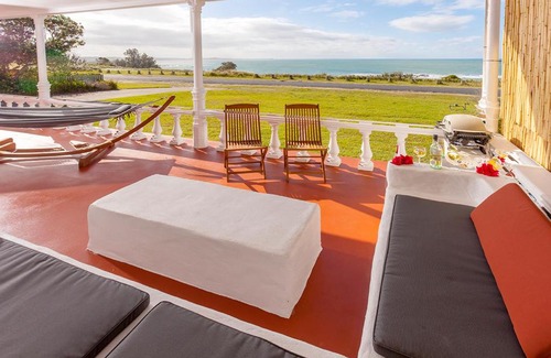 Minnie Water House | Seascape Beach House