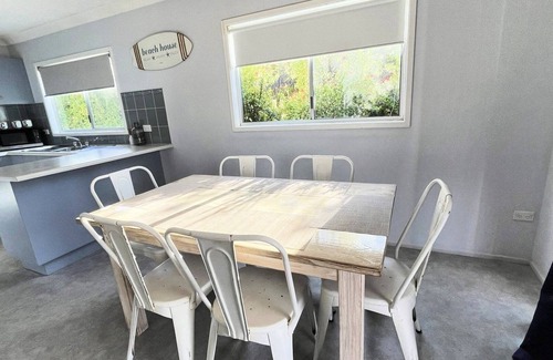 Minnie Water Apartment | Seascape Downstairs, TOP NOTCH