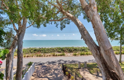 Clifton Beach House | Seascape Luxury Beachfront Holiday House