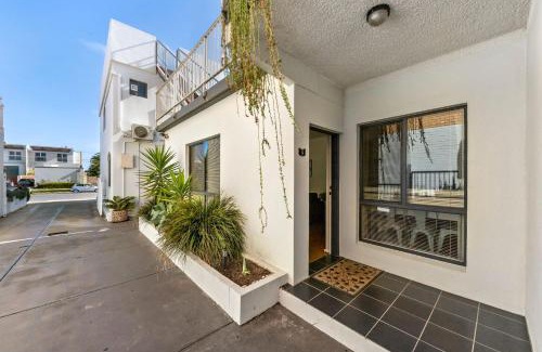 West Beach Apartment | Seascape on Seaview - 1 Bedroom
