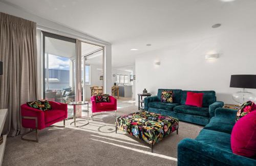 Mount Maunganui Apartment | Seascape on Sunbrae with Sea Views