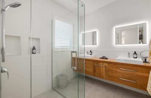 Mount Maunganui Apartment | Seascape on Sunbrae with Sea Views