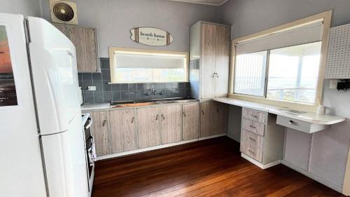 Minnie Water House | 'seascape Upstairs