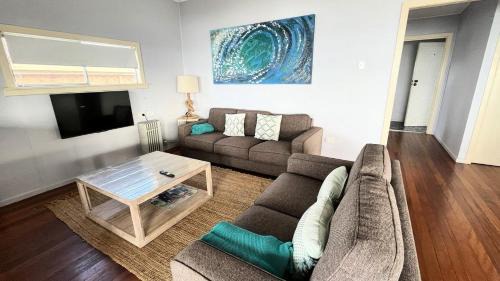 Minnie Water House | 'seascape Upstairs