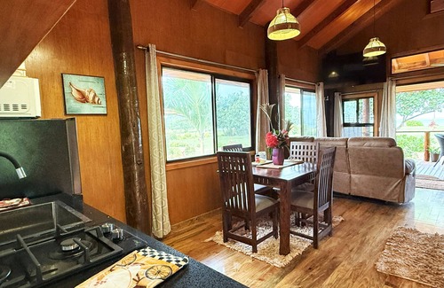Savusavu Apartment | Seashell-Charming beachfront bungalow with AC and WiFi in lovely Savusavu