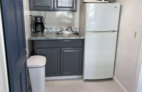 Old Orchard Beach Cottage | Seashell Cottages/JK Rentals - Cottage 4, 2 full beds, 1 twin