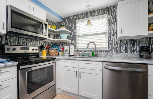 Englewood Villa | Seashell Shanty at The Beach Shack! Come On Down!