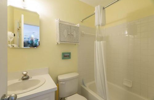 Truman Annex Apartment | Seashore at the Shipyard