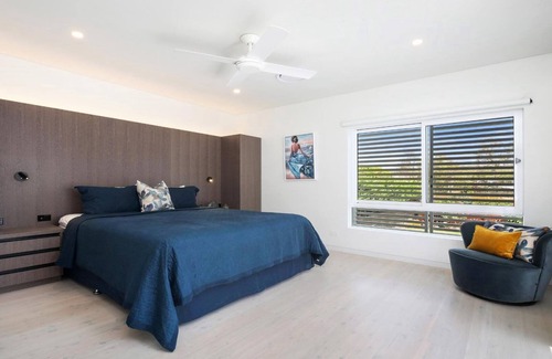 North Avoca House | SEASHORE | Beachfront, Ocean Views, WiFi | Accom Holidays