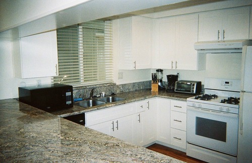 West Newport House | Seashore Dr. - 11 Bikes, 9 Body Boards, 8 Wetsuits, 12 Beach Chairs + Beach Toys