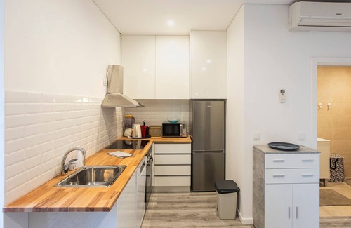 Leixões Apartment | Seaside 1BR Flat w/AC in Matosinhos by LovelyStay