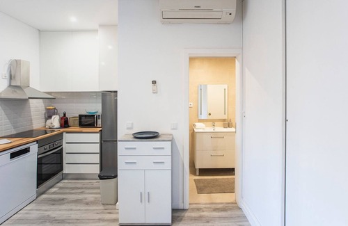 Leixões Apartment | Seaside 1BR Flat w/AC in Matosinhos by LovelyStay