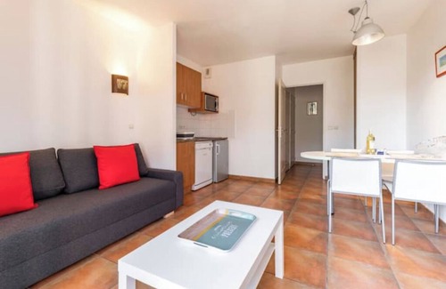 Saint-Jean-de-Luz Apartment | Seaside apartment, park, heated swimming pool, tennis court