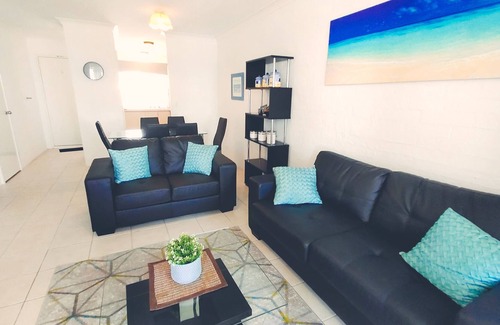 Safety Bay Apartment | Seaside apartment with views & pool