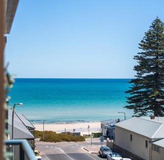 Henley Beach Apartment | 'Seaside' at Henley