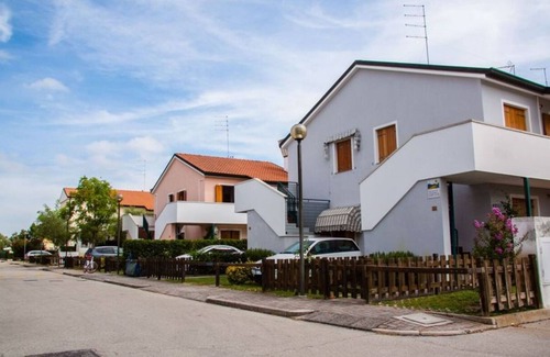 Rosapineta Apartment | Seaside comfy flat on the shores of Rosolina