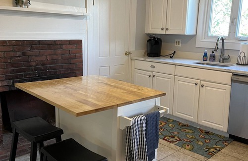 Swampscott Apartment | Seaside community walk to beaches and restaurants.