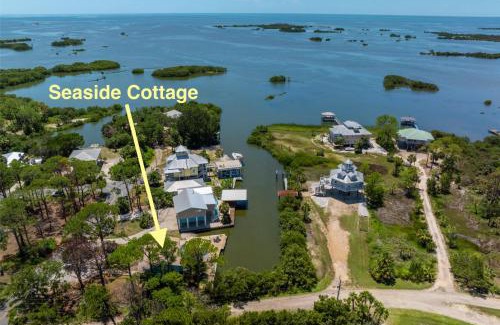 Cedar Key House | Seaside Cottage- coastal retreat
