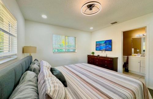 Fort Myers Beach House | Seaside Elegance 3 Mi to FM Beach Paradise Sleep 6