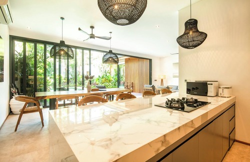 Munggu Villa | Seaside Escape: 4BR Villa, 190m to Canggu Beach