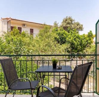 Palaia Fokaia Apartment | Seaside Escape Apartments - Poseidon