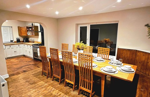 Cylch-Y-Garn House | Seaside Escape at Ty Bugail - Holyhead