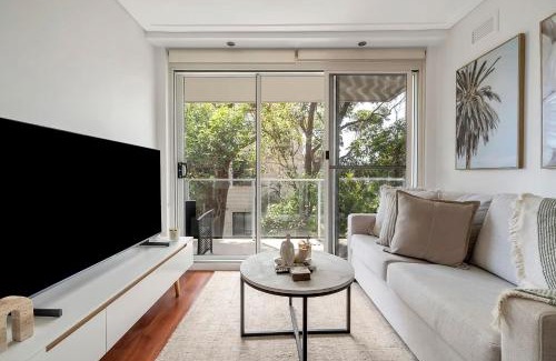 Dee Why Apartment | Seaside Escape Private Balcony BBQ