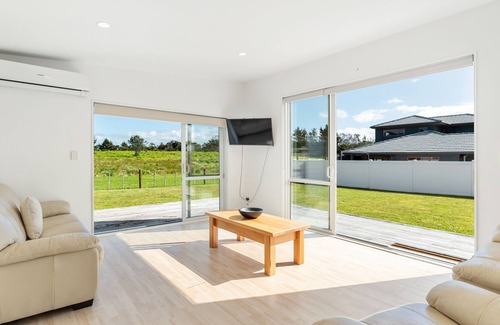 Ruakaka House | Seaside Escape - Ruakaka Holiday Home