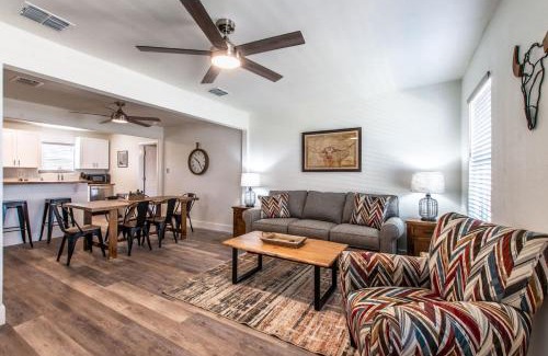 Bay Area House | Seaside Escape Two Fully Remodeled Homes for Your Group