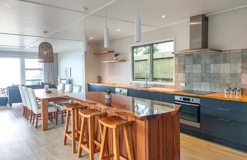 Pukehina House | Seaside Family Escape - bring the pets too!