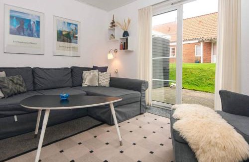 Trans House | Seaside Fun Retreat-By Traum