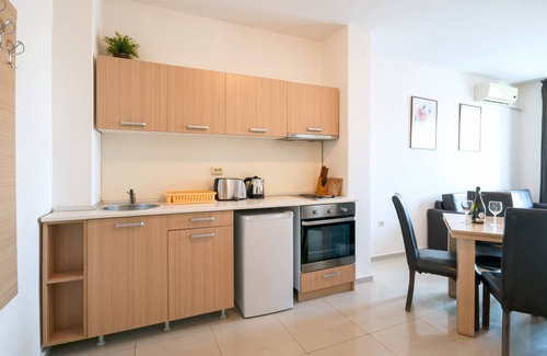 Sunny Beach Apartment | Seaside Garden Apartment with 2 BR for up to 5 pax