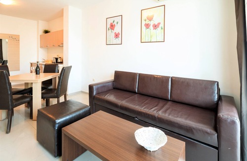Sunny Beach Apartment | Seaside Garden Apartment with 2 BR for up to 5 pax