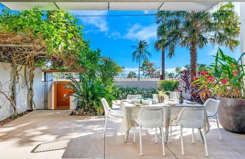 Fannie Bay House | 'Seaside Garden' Luxe Living at Sunset Beach