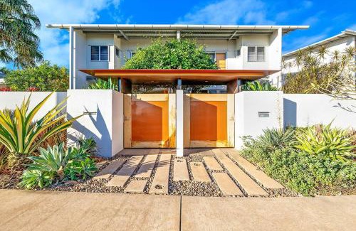 Fannie Bay House | 'Seaside Garden' Luxe Living at Sunset Beach