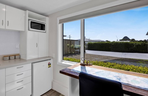 New Plymouth House | Seaside Hideaway - New Plymouth Holiday Home