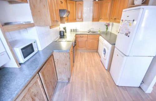 Dunbar Apartment | Seaside High Street Homely Hideaway