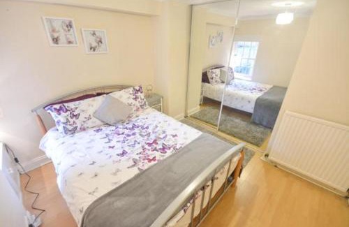 Dunbar Apartment | Seaside High Street Homely Hideaway