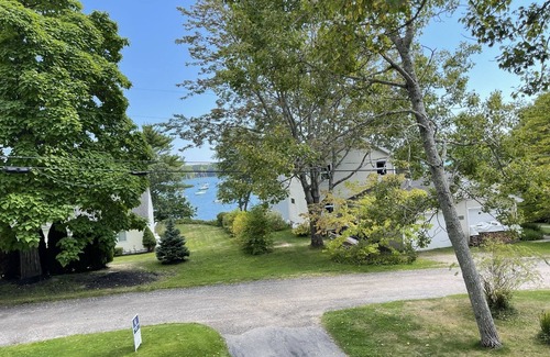 Mid-Coast and Islands House | Seaside Home on Mere Point, walk to Paul's Marina, Kayak from Rocky Beach