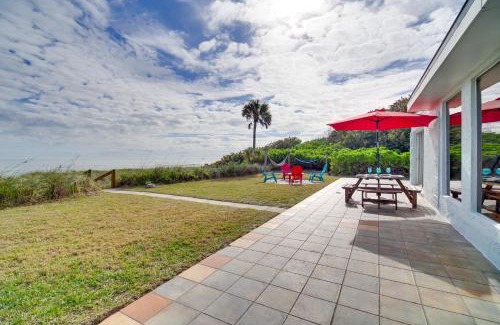 Ocean Park Apartment | Seaside Home on the Space Coast with Beach Access!